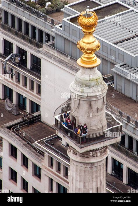 great fire of london statue.